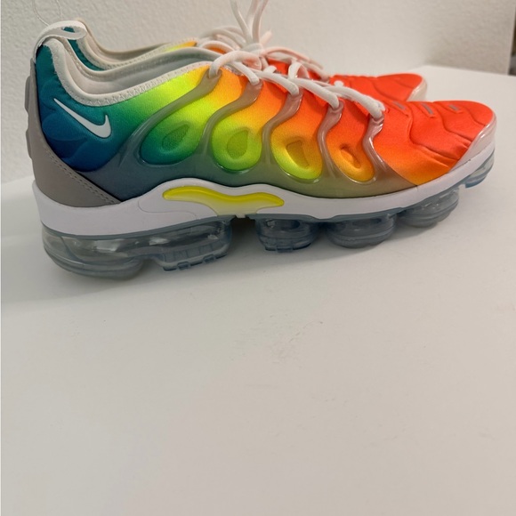 Nike Air Vapormax Plus White/Neptune Green 924453 103 Mens Size 10 - Picture 2 of 9